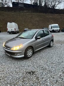 Peugeot 206 1.1 44kw Hatchback Benzín Manuál PLNE POJAZDNÉ