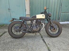 Yamaha SR 400 Cafe Racer - 1