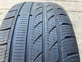 255/40R19 100V Tracmax ICE-PLUS S210