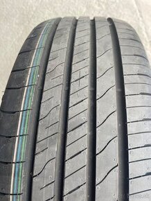 Goodyear Efficientgrip 2 215/65 R16 98H