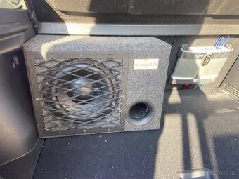 Subwoofer do auta