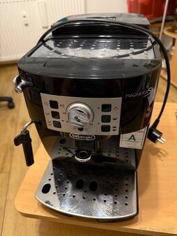 DeLonghi MagnificaS čierny len BB