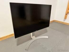 27” | 4K monitor | 16: 9 | UHD | IPS Displej | AMD FreeSync™ - 1