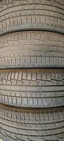 Predám 4ks jazdené zimné 215/55r17-98V Nokian