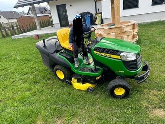 John Deere  x166r