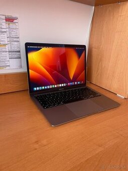 MacBook Air M1 v záruke