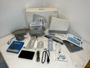 Nintendo Wii konzole - 2 ovladače - 300G HDD plný her - JPN