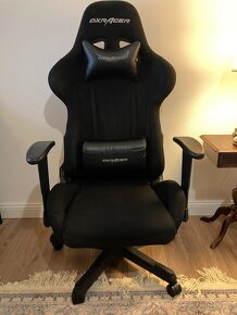 DxRacer stolička čierna + TELEVÍZOR GRÁTIS