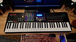 Akai MPK261 midi klávesy