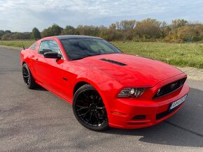 Ford Mustang GT 5.0 V8