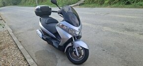 Suzuki Burgman 125i maxi skúter