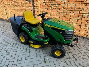 John deere x147r traktorova kosacka