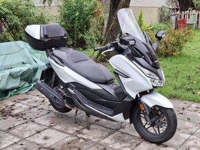 Honda forza 125 rv.2020....max.vybava