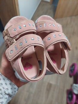 Sandals for baby girls size 20 Brazil and 22 Europe