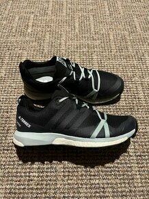 8x Dámské boty Adidas Terrex, velikost 38 , 39, 40