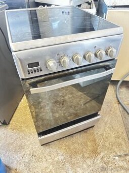 Ariston sklokeramicky Sporak 220W