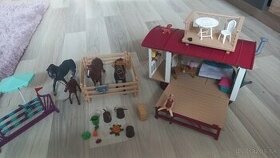 Schleich 72141 Karavan a tréningové príslušenstvo s koníkmi