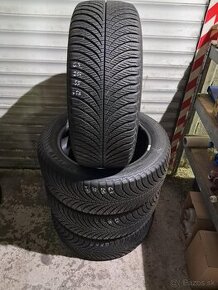 Goodyear celoročné 215/55/R17