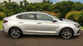 Predám Hyundai i30 fastback.