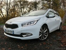 Kia Cee´d Premium 1,6CRDi 128k, panorama, navigácia, AUTOMAT