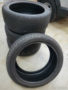 predam zimné pneumatiky Goodyear 245/40 R18