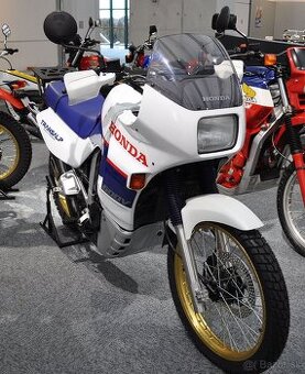 Kúpim Honda Transalp 600