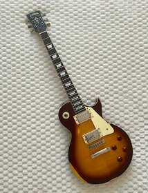 Vintage V100MR Icon, Distressed Tobacco Sunburst