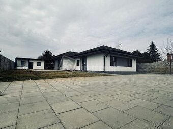 Veľmi pekný 4 izbový rodinný dom s pozemkom 685 m2