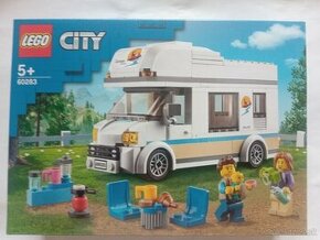 Lego 60283 - Prázdninový karavan - 1