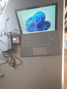 Microsoft Surface Pro 6,   i5 8gen,RAM 8GB,SSD 256GB.