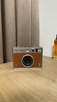 Predám instax mini evo brown