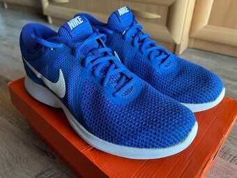 Nike Revolution 4 Royal Blue (modrá)