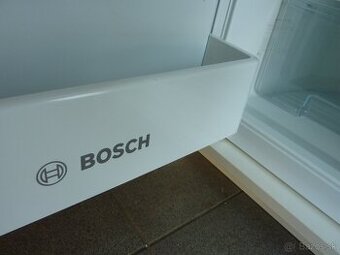 Vstavaná chladnička zn.BOSCH - predám lacno.