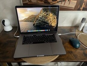 Predám Macbook Pro 15