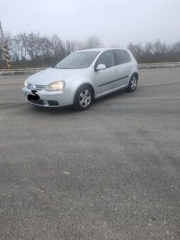 Volkswagen Golf 1.6 FSI