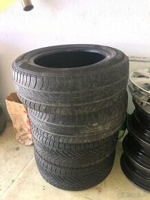 Predam gumy 185/60 r14 + plechové disky r14