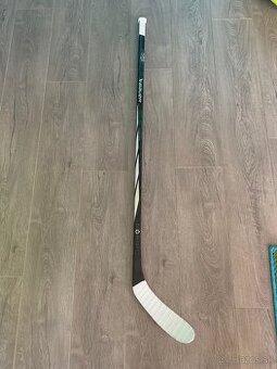 Predám hokejku Bauer Proto  R JUNIOR