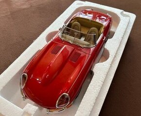 Predám Jaguár E-type model 1:18 - Autoart Limited