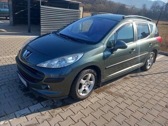 Peugeot 207   1.4 benzín 54kw 102000 km 