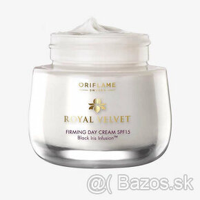 Spevňujúci denný krém Royal Velvet so SPF15