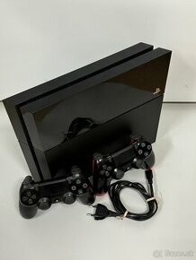 Playstation 4 500gb plus 2 ovladače - 1