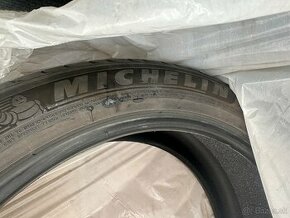 Michelin primaci 4 245 45 R19