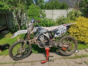 Yamaha yzf 250