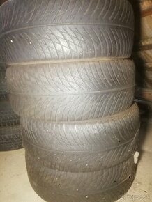 245/45r18 - 1