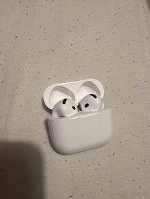 AirPods 4 Generácie