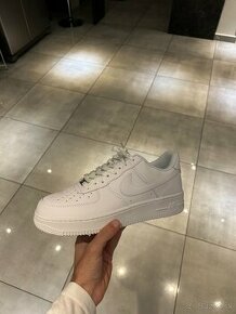 Nike air force 1 biele