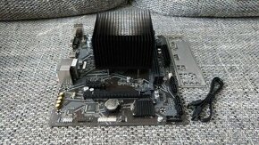 Gigabyte B450M-K (AM4) + AMD Athlon 200GE + Arctic Pasive - 1