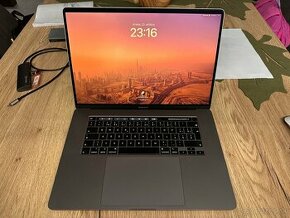 Apple MacBook Pro 16 - 1