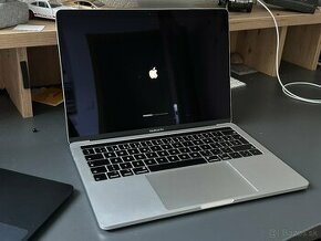 MacBook Pro 2019 128gb Silver / 1 rok záruka