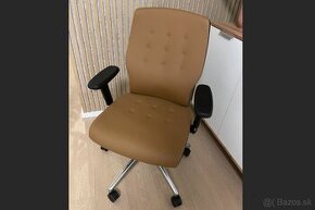 ERGONOMICKÁ KANCELÁRSKA STOLIČKA - STÁLA nová 300 eur